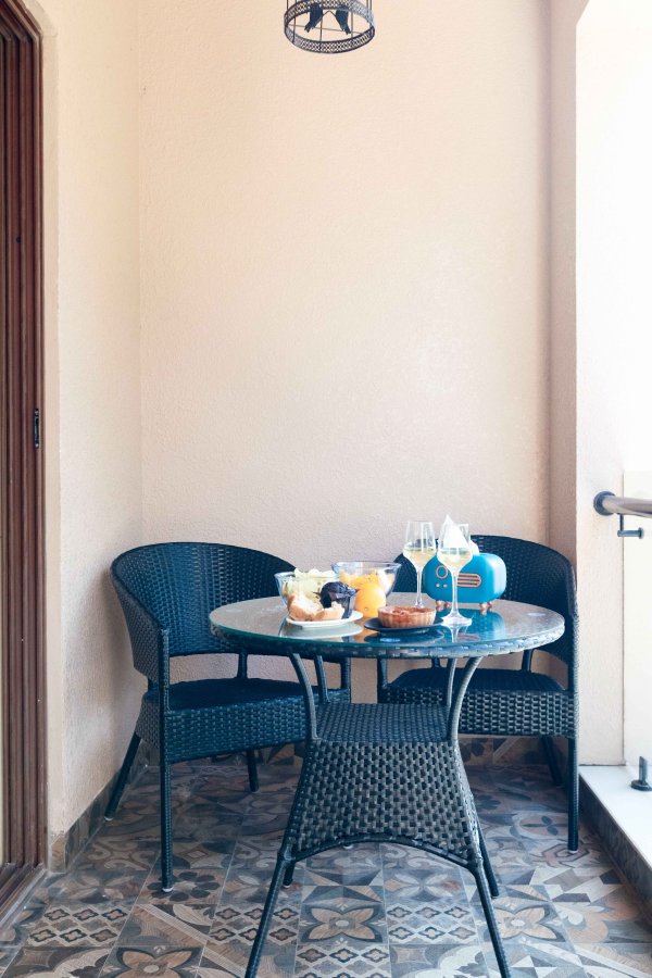 Image Title Goes Here