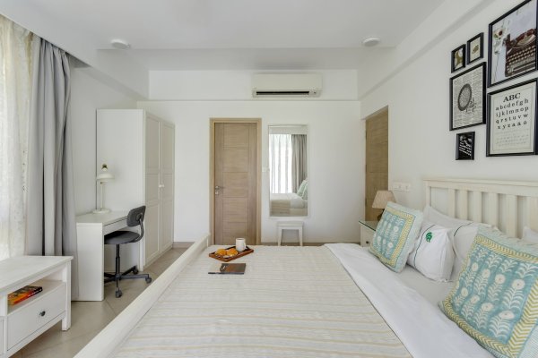 Image Title Goes Here