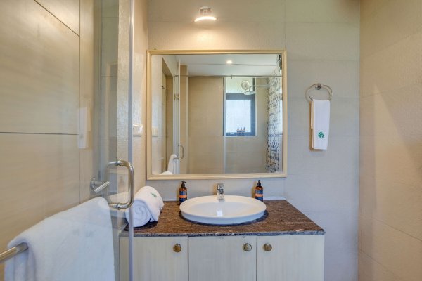 Image Title Goes Here