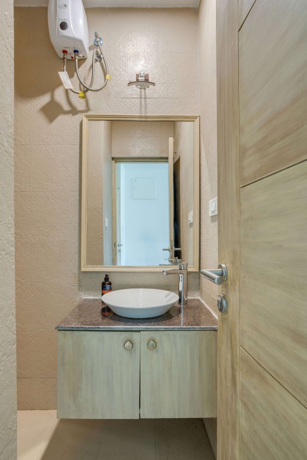 Image Title Goes Here