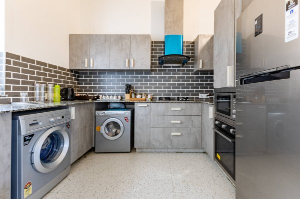 Image Title Goes Here