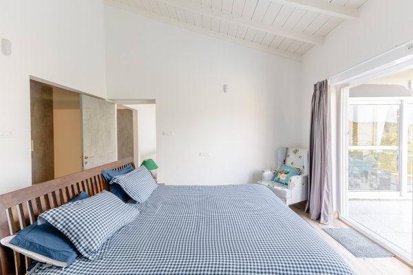 Image Title Goes Here