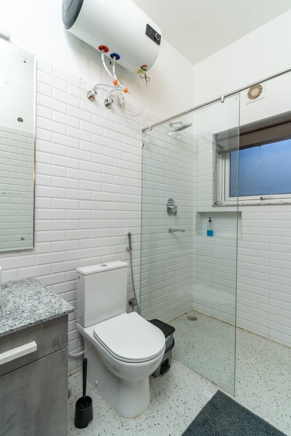 Image Title Goes Here