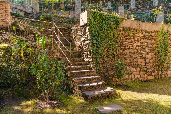 Image Title Goes Here