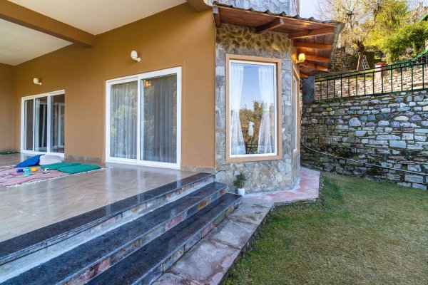 Image Title Goes Here