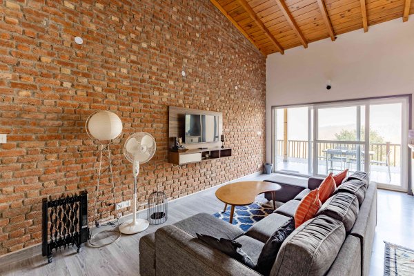 Image Title Goes Here