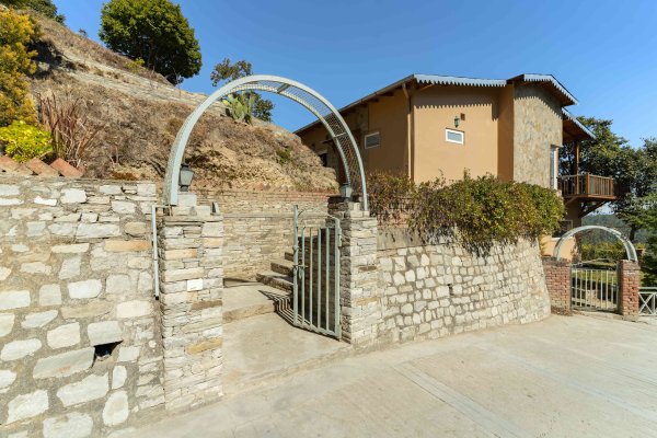 Image Title Goes Here