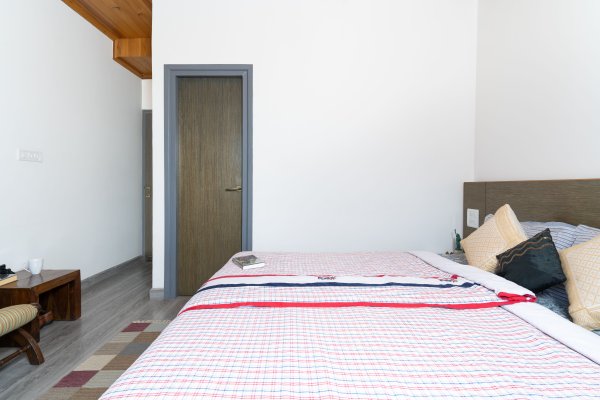 Image Title Goes Here