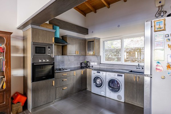 Image Title Goes Here