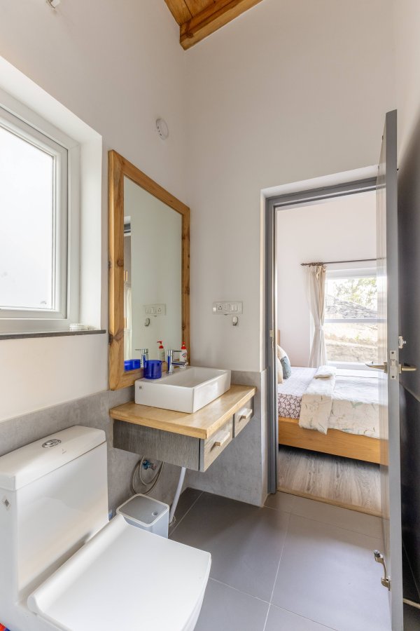 Image Title Goes Here