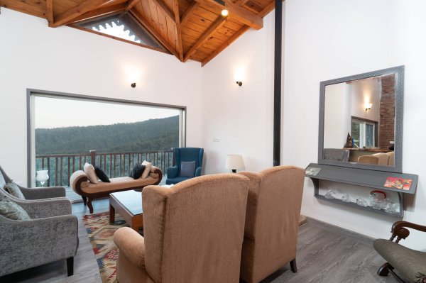 Image Title Goes Here