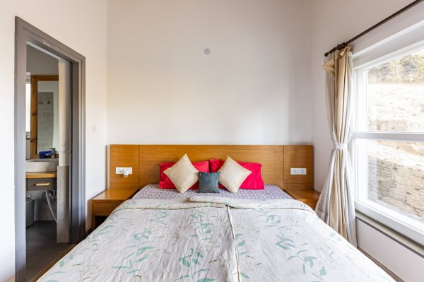 Image Title Goes Here