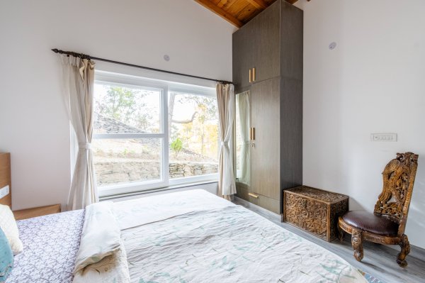 Image Title Goes Here