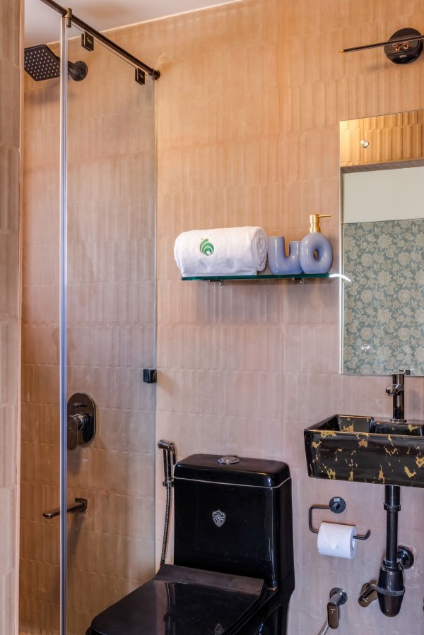 Image Title Goes Here