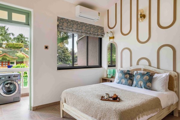 Image Title Goes Here