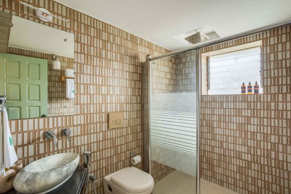 Image Title Goes Here