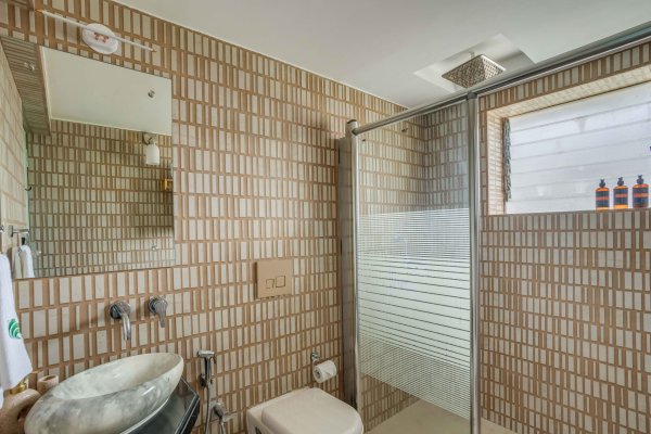 Image Title Goes Here