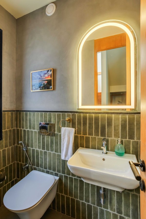 Image Title Goes Here