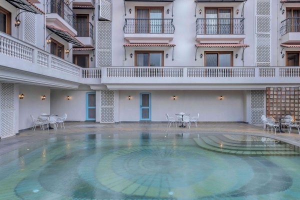 swimming pool