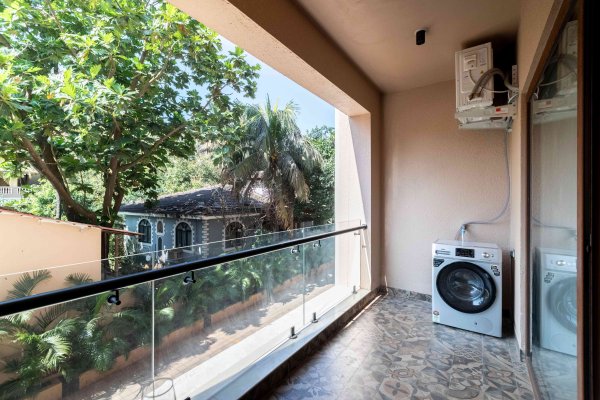 Image Title Goes Here