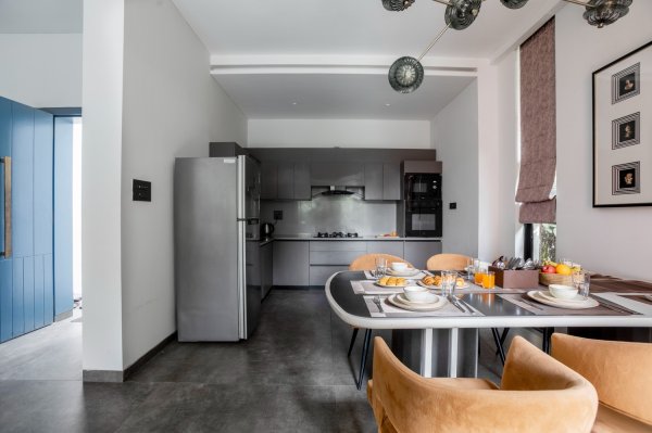 Image Title Goes Here