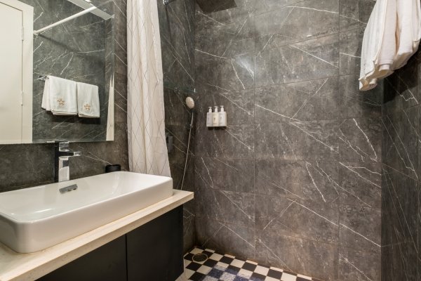 Image Title Goes Here