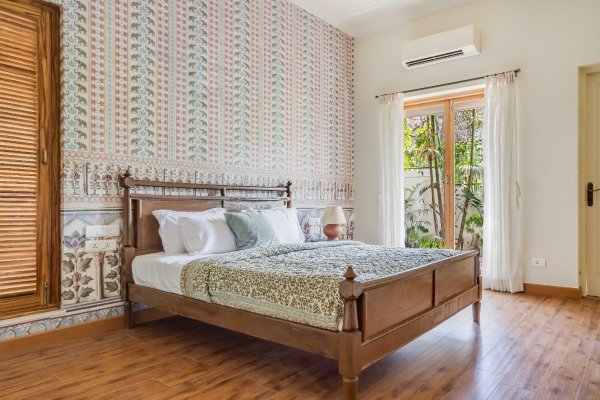 Image Title Goes Here