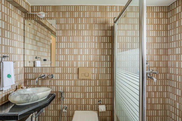 Image Title Goes Here